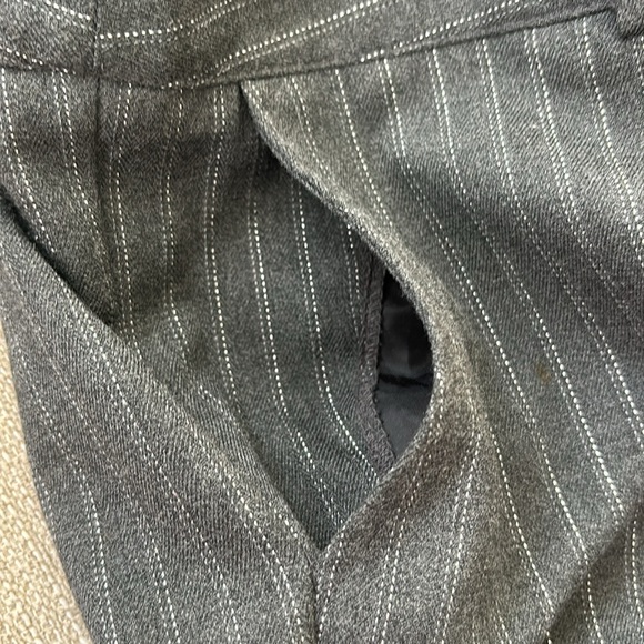 No Boundaries Women’s Pinstripe casual business pants. Size 5 gray - Picture 11 of 11
